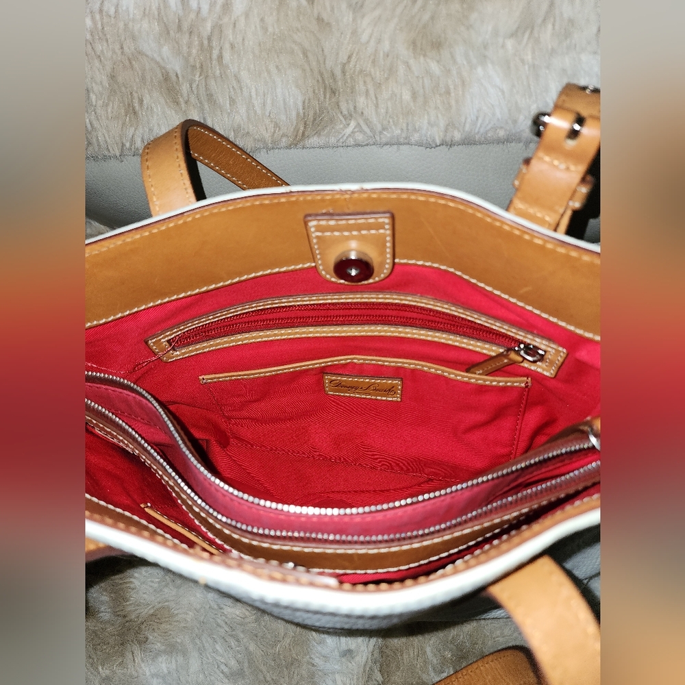 Elegant White and Tan Leather Dooney Bourke Gorgous Tote Bag - Picture 14 of 16